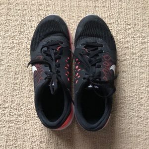 WOMENS PINK & BLACK NIKE TRAINING/RUNNING SNEAKERS